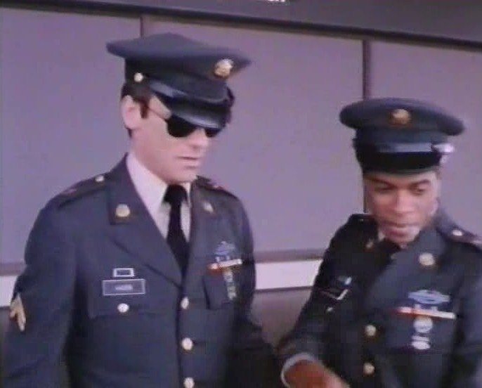 Richard Dean Anderson playing Tony Kaiser on Ordinary Heroes